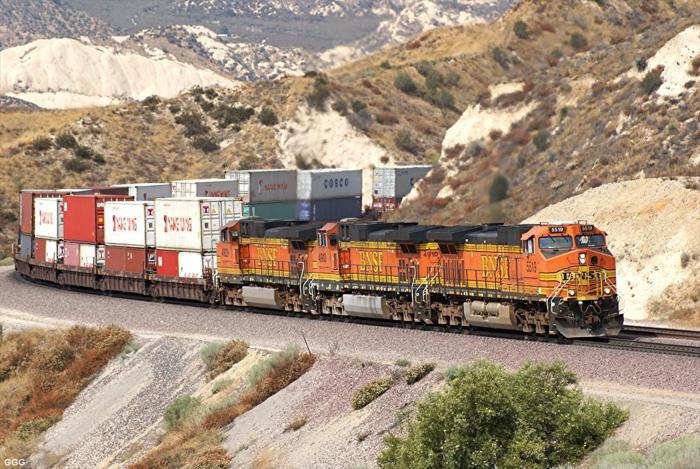 US railway giants merge to create first Canada-US-Mexico network